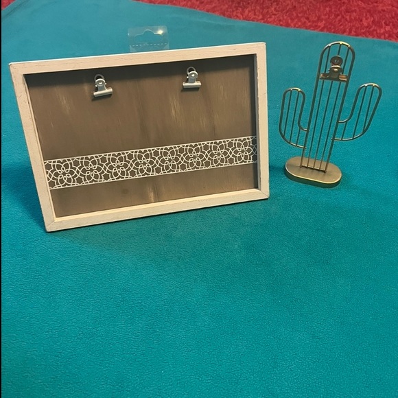 Nielson Bainbridge Other - Bundle of a double photo frame and a single cactus shaped photo frame